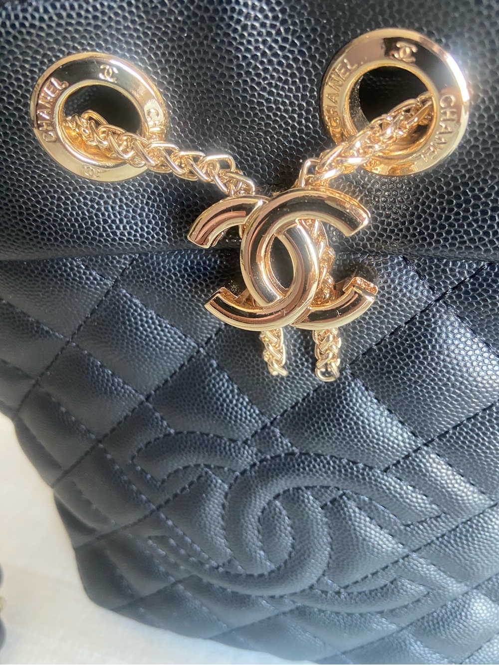 CHANEL VIP BEAUTE GIFT Crossbody Drawstring Bucket Bag with Gold Hardware - Picture 8 of 16